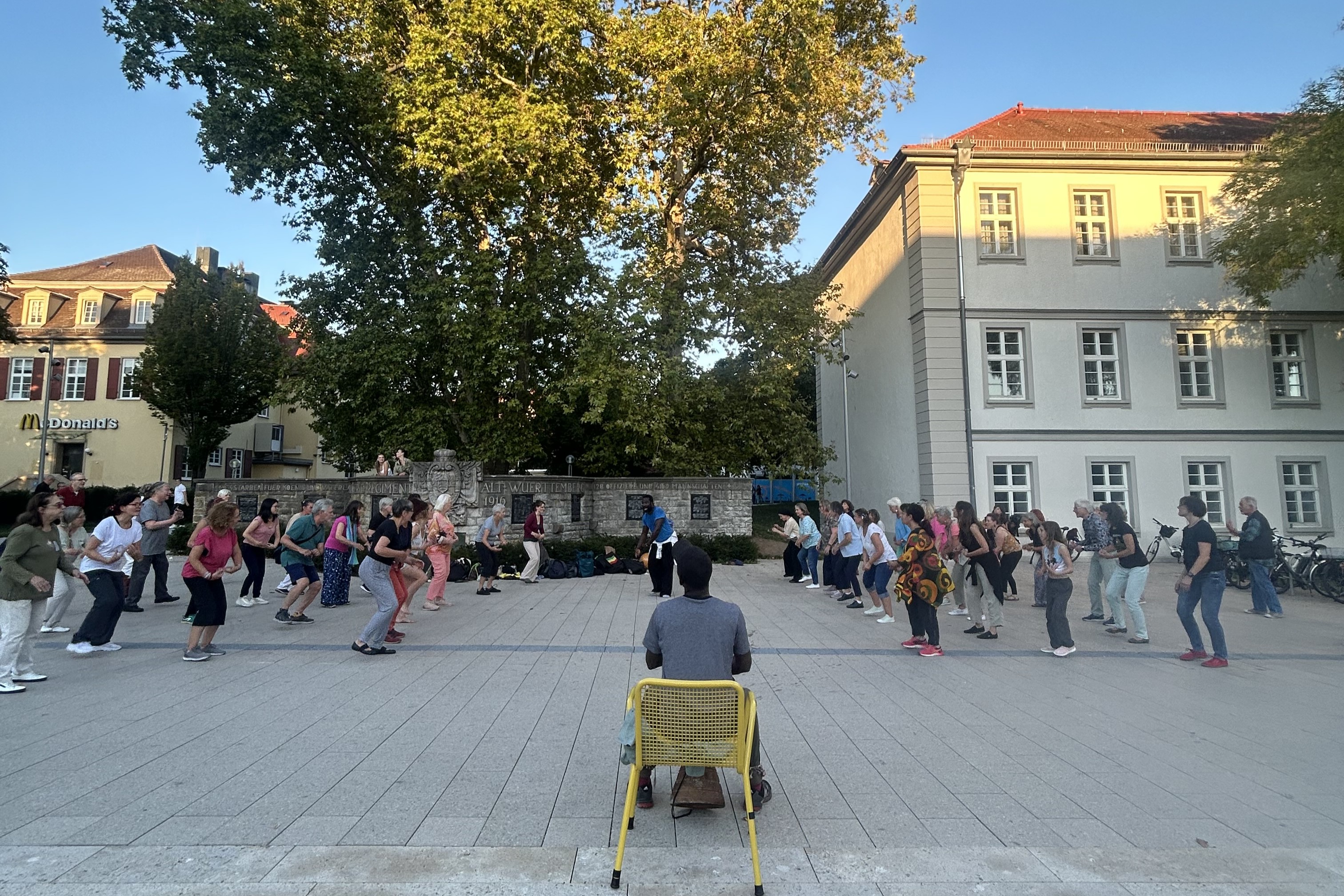 Bild LuBu MoVes - Tanzen für Alle auf dem Arsenalplatz